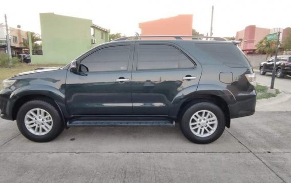 Selling Black Toyota Fortuner 2013 in Imus-6