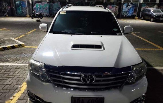 Pearl White Toyota Fortuner 2015 for sale in San Mateo-6