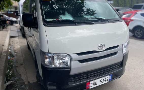 Selling Pearl White Toyota Hiace 2021 in Quezon City-1