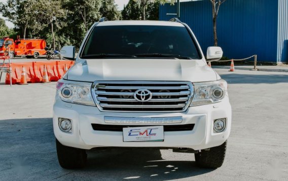 White Toyota Land Cruiser 2012 for sale in Quezon 