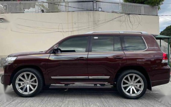 Red Toyota Land Cruiser 2018 for sale in Manila-2