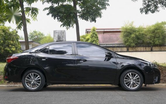 Selling Black Toyota Corolla altis 2014 in Quezon City-2
