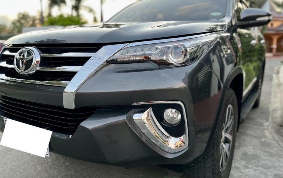 Selling Grey Toyota Fortuner 2017 in Quezon -1