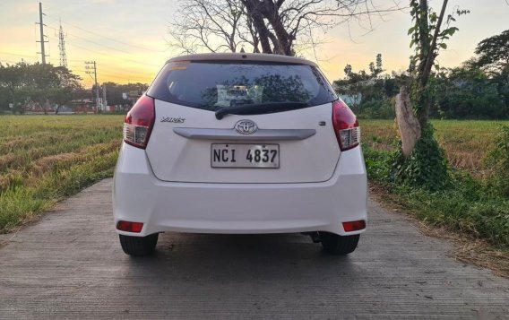Selling White Toyota Yaris 2017 in Plaridel-5