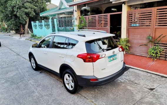 Sell Pearl White 2013 Toyota Rav4 in Bacoor-5