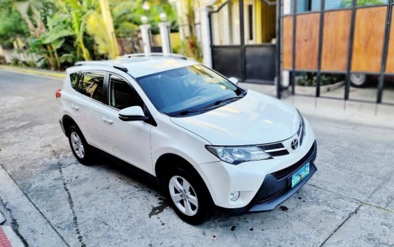 Sell Pearl White 2013 Toyota Rav4 in Bacoor-4