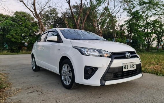 Selling White Toyota Yaris 2017 in Plaridel-2