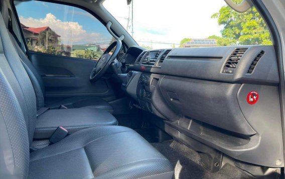 Selling Grey Toyota Hiace 2020 in Parañaque-7
