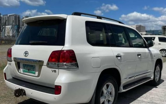 White Toyota Land Cruiser 2010 for sale in Pasay -4
