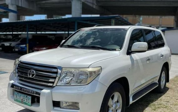 White Toyota Land Cruiser 2010 for sale in Pasay 