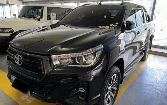 Selling Black Toyota Hilux 2016 in Mandaluyong-1
