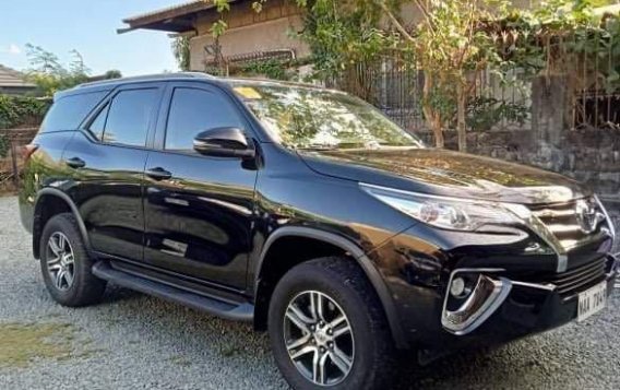 Selling Black Toyota Fortuner 2018 in Quezon City-5
