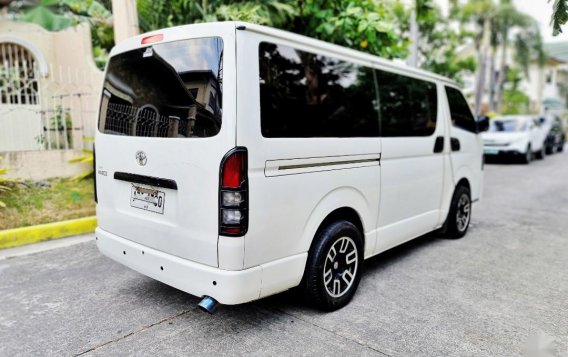 Selling White Toyota Hiace 2015 in Bacoor-4