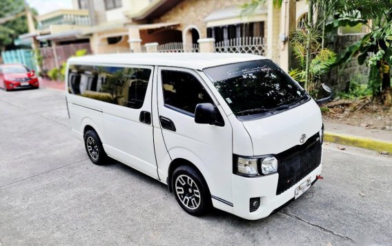 Selling White Toyota Hiace 2015 in Bacoor-3