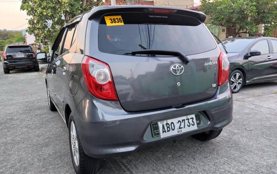 Selling Grey Toyota Wigo 2015 in Manila-2