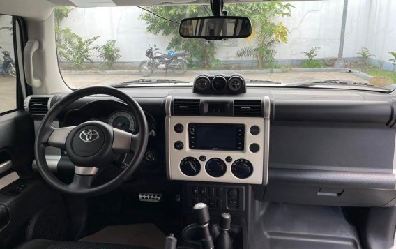 Pearl White Toyota FJ Cruiser 2019 for sale in Quezon -4