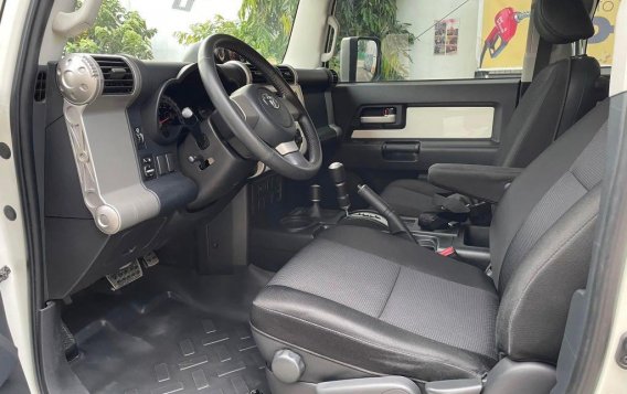 Pearl White Toyota FJ Cruiser 2019 for sale in Quezon -5