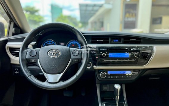 2015 Toyota Corolla Altis  1.6 V CVT in Makati, Metro Manila-14