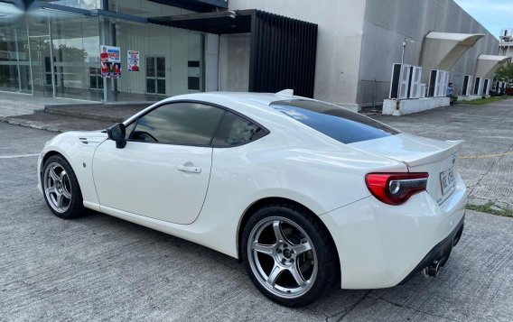 Pearl White Toyota 86 2017 for sale in Automatic-4