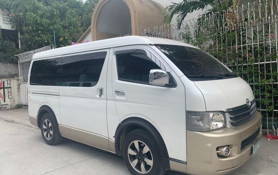 White Toyota Hiace Super Grandia 2011 for sale in Automatic-3