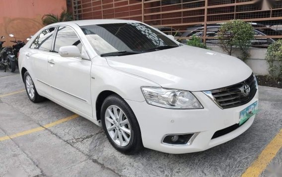 Selling Pearl White Toyota Camry 2010 in Quezon City-2