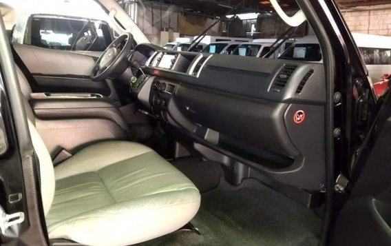 Black Toyota Hiace Super Grandia 2018 for sale in Automatic-6