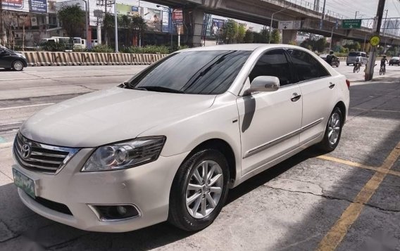 Selling Pearl White Toyota Camry 2010 in Quezon City-1