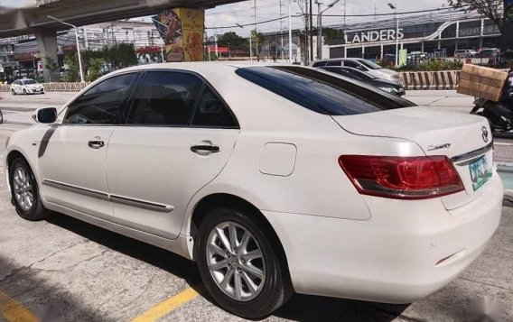 Selling Pearl White Toyota Camry 2010 in Quezon City-3