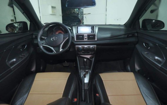 Grey Toyota Yaris 2016 for sale in Automatic-6