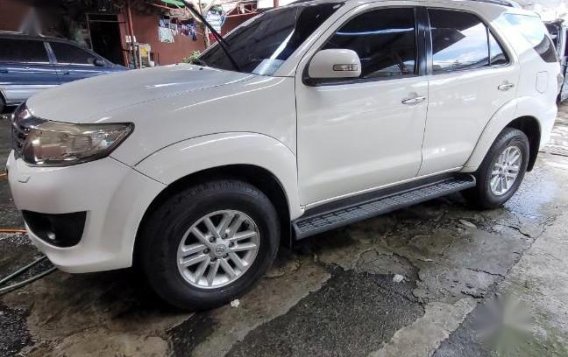 Selling White Toyota Fortuner 2012 in Quezon City-7