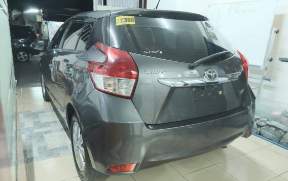 Grey Toyota Yaris 2016 for sale in Automatic-8