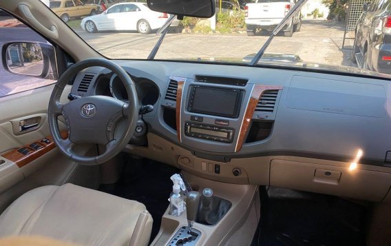 Black Toyota Fortuner 2010 for sale in Automatic-6