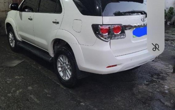 Selling White Toyota Fortuner 2012 in Quezon City