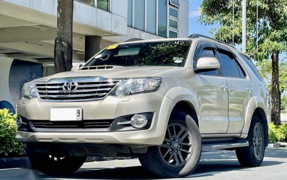 Selling Silver Toyota Fortuner 2015 in Makati-1