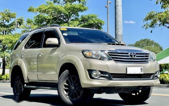 Selling Silver Toyota Fortuner 2015 in Makati-2