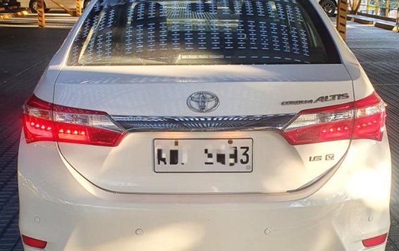 Pearl White Toyota Corolla altis 2016 for sale in Pasay-4