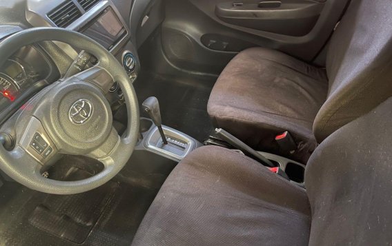 Selling Grey Toyota Wigo 2019 in Quezon City-4