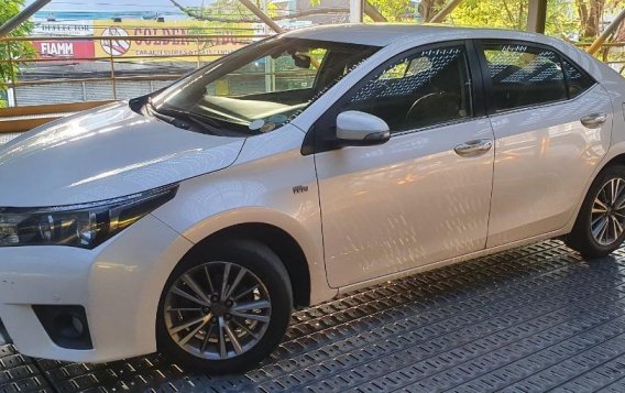 Pearl White Toyota Corolla altis 2016 for sale in Pasay-2
