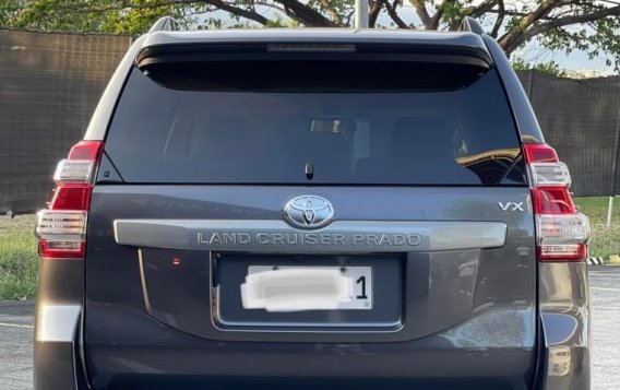 Sell Grey 2018 Toyota Land Cruiser Prado in Las Piñas-3