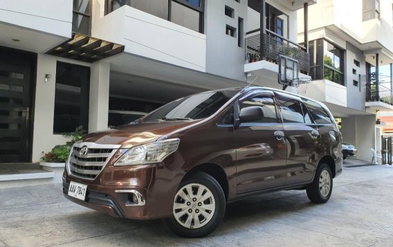 Brown Toyota Innova 2015 for sale in Automatic-9