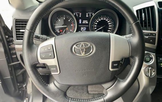 Grey Toyota Land Cruiser 2013 for sale in Pasig-9