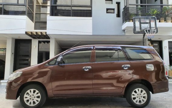 Brown Toyota Innova 2015 for sale in Automatic-3