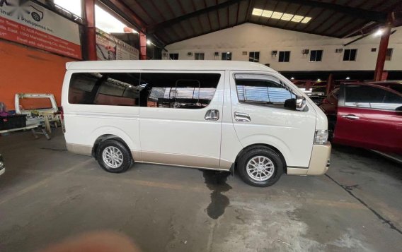 Selling White Toyota Hiace Super Grandia 2018 in Manila-6