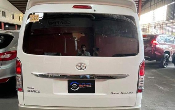 Selling White Toyota Hiace Super Grandia 2018 in Manila-1