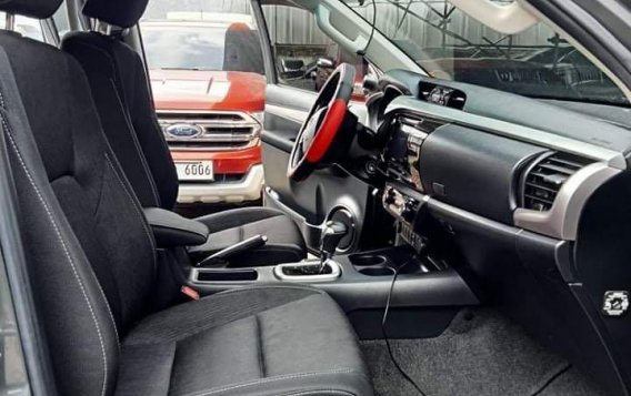 Grey Toyota Hilux 2020 for sale in Automatic-2