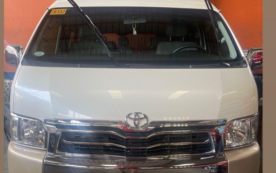 Selling White Toyota Hiace Super Grandia 2018 in Manila