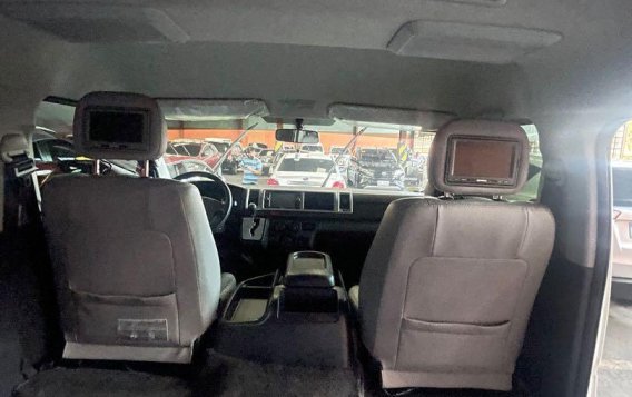 Selling White Toyota Hiace Super Grandia 2018 in Manila-4