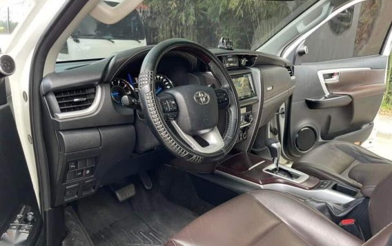 Pearwhite Toyota Fortuner 2017 for sale in Manila-3
