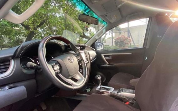 Selling Silver Toyota Fortuner 2018 in Las Piñas-5
