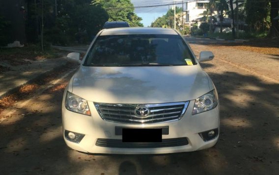 Selling Pearl White Toyota Camry 2010 in Quezon City-2
